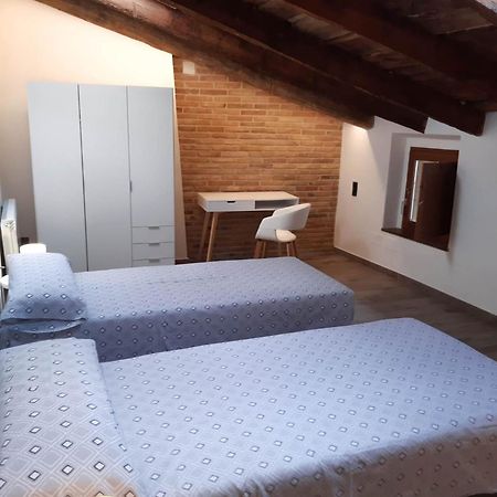 Appartamento Niu De Queralt Vic Esterno foto