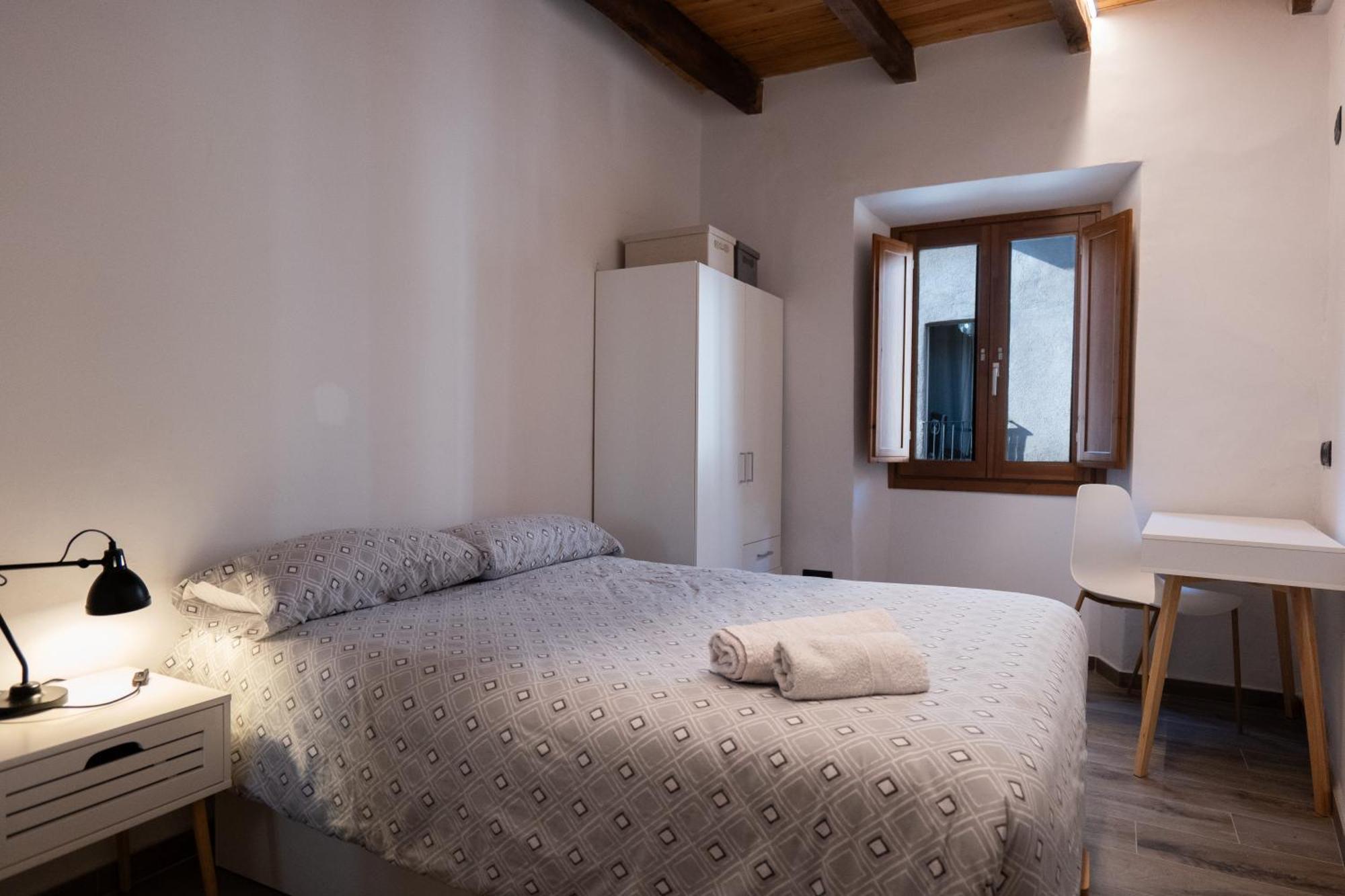 Appartamento Niu De Queralt Vic Esterno foto